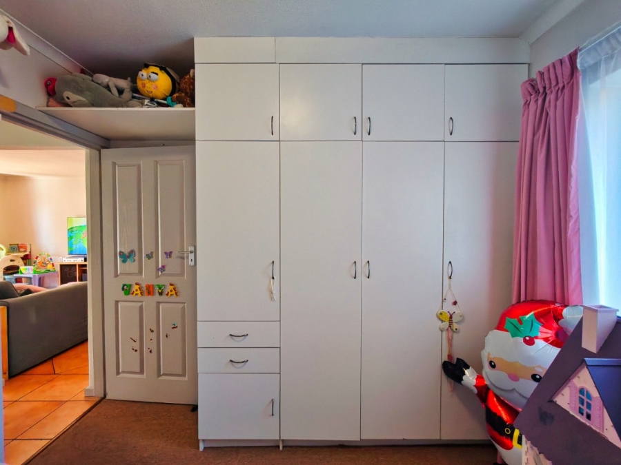 2 Bedroom Property for Sale in Hartenbos Central Western Cape